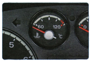 указатель температуры охлаждающей жидкости в системе охлаждения двигателя