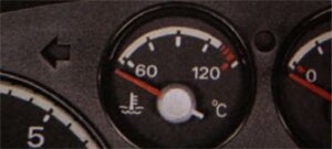 В комбинации приборов любого автомобиля находится указатель температуры охлаждающей жидкости